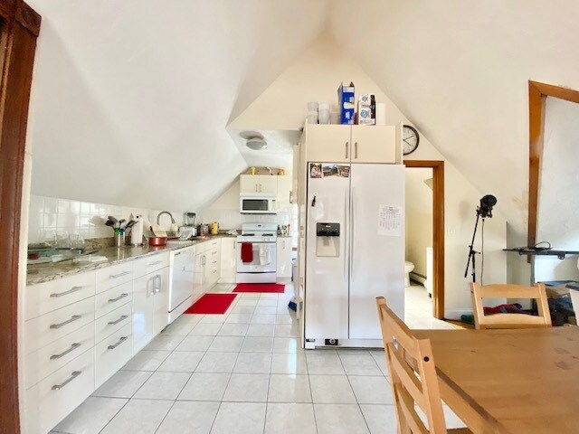 Photo - 65 Fairbanks St Unidad 2