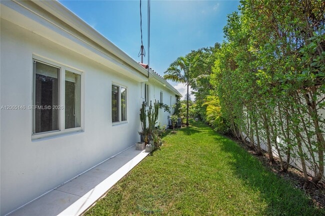 Photo - 1450 SW 20th Ave