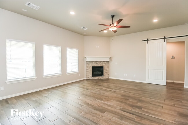 Photo - 3401 Ontario Cir