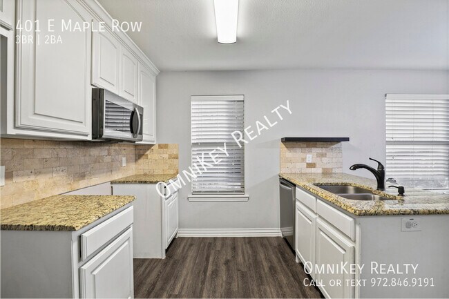 Photo - 401 Maple Row