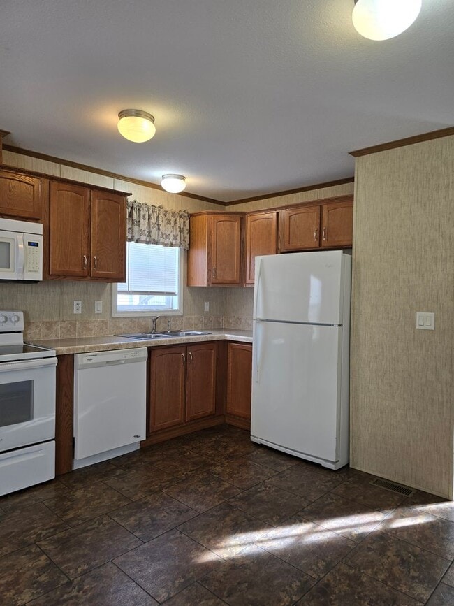 Photo - 3 Bed 2 Bath Mobile Home