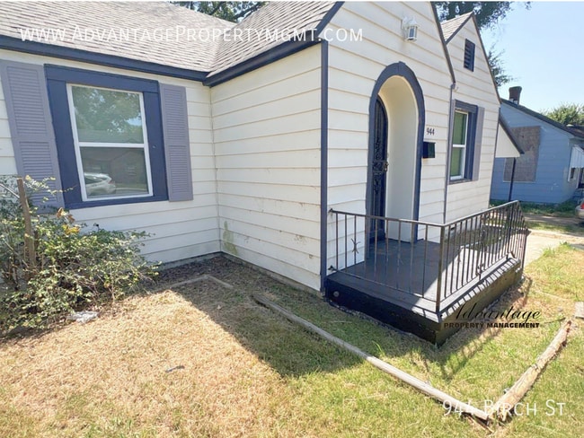Photo - 944 Birch St