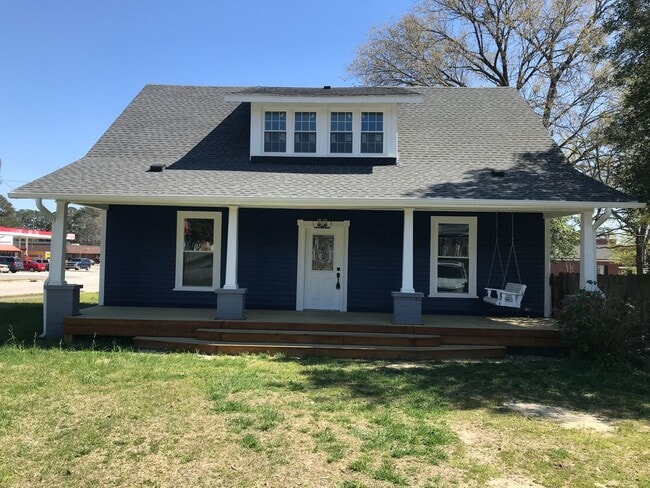 Building Photo - 1001 S 8th St