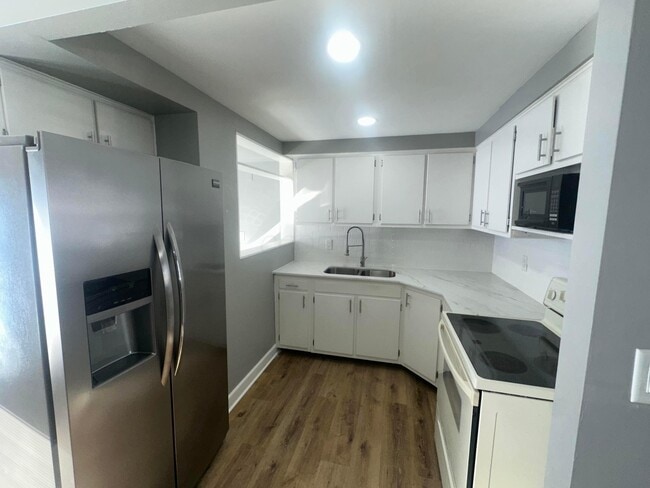 Photo - 3535 Paris Blvd