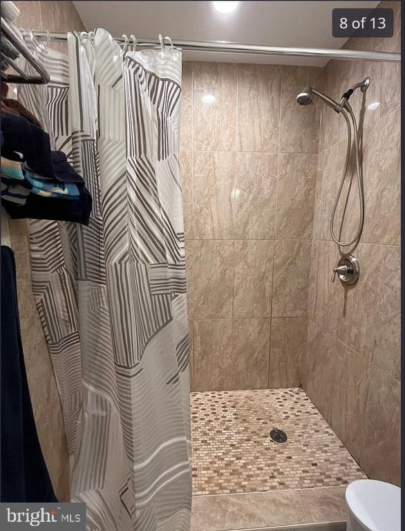 Photo - 21082 Gladstone Dr