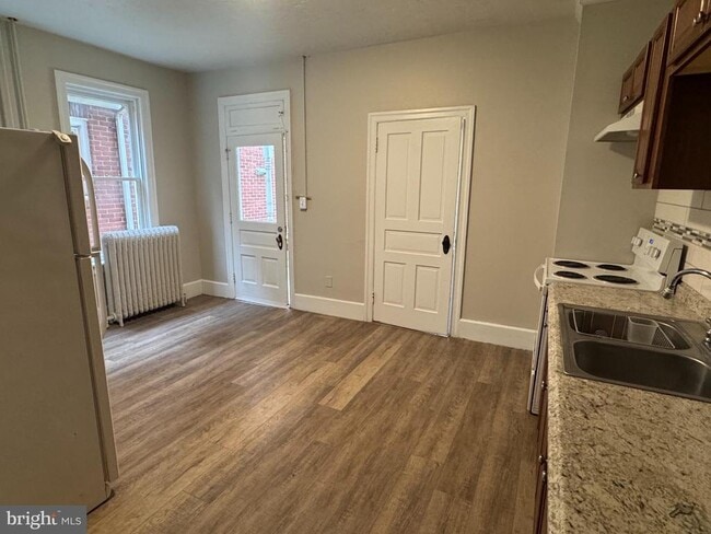 Photo - 453 W Middle St