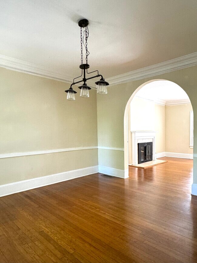 Photo - 46 Delmont Dr NE