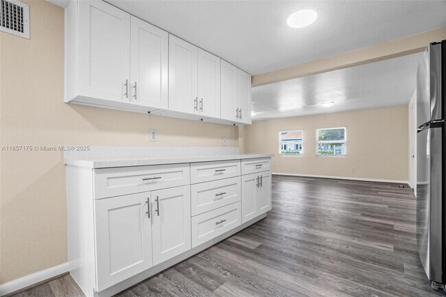 Photo - 212 SW 11th St