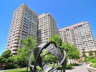 Building Photo - Studio Apartment Available at the Willough...