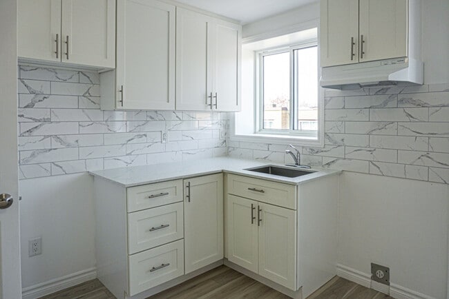 Building Photo - 630 Cummings Ave Unit 302