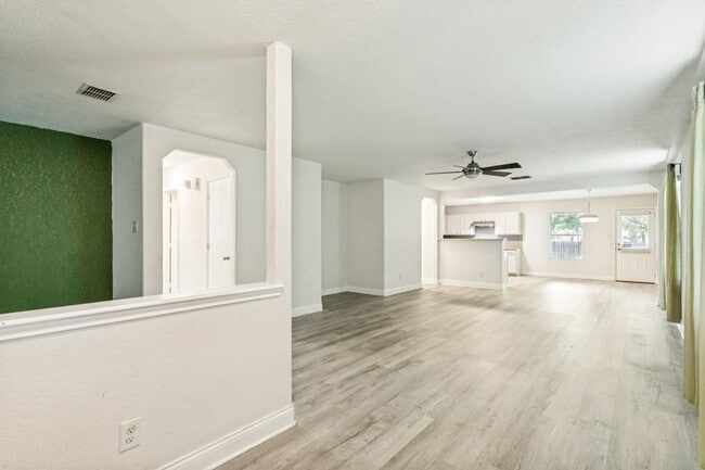 Photo - BEAUTIFUL SINGLE STORY HOME IN RETAMA SPRINGS