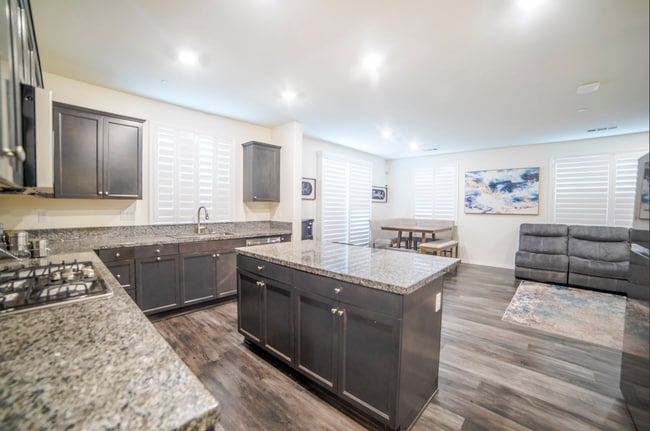 Photo - 5217 Clementine Ave.