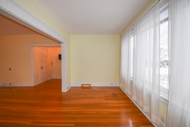 Front sitting room/office area - 5728 Solway St Unit 1