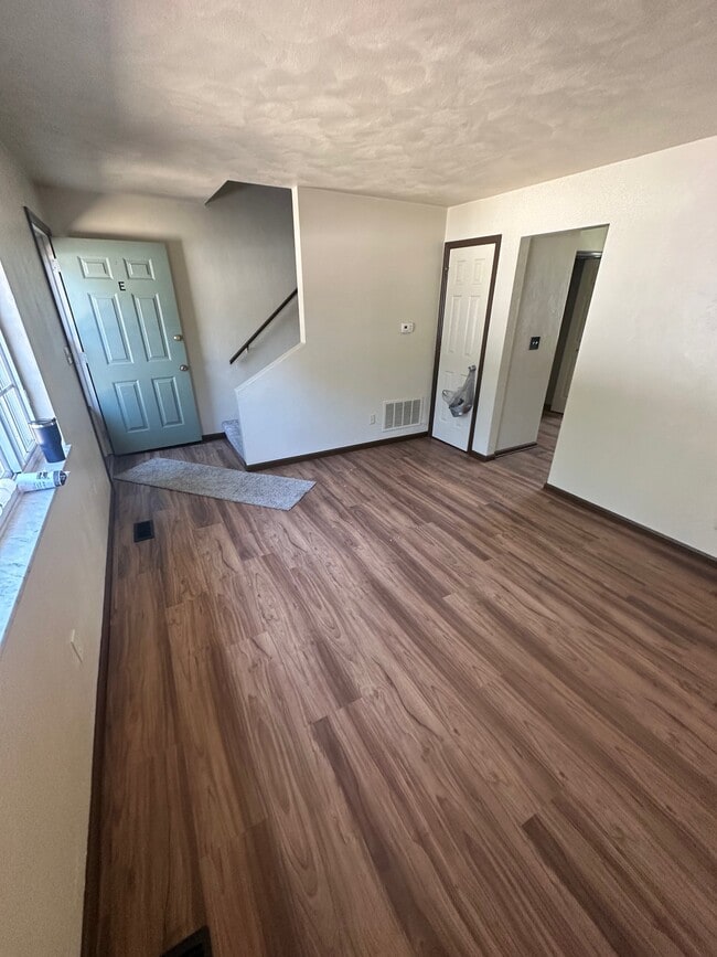 Photo - 111 Oakwood Rd
