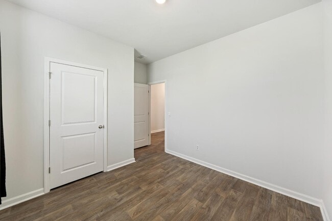 Photo - 830 Lilyford Ln