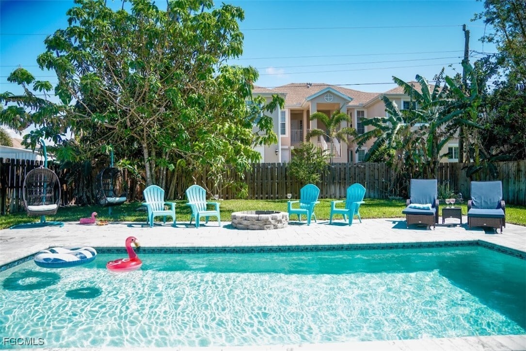 Photo - 560 E Valley Dr