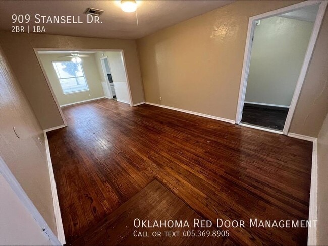 Photo - 909 Stansell Dr
