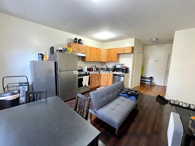 Photo - 1576 Tremont St