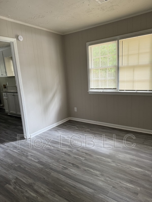 Photo - 100 Oak Ln