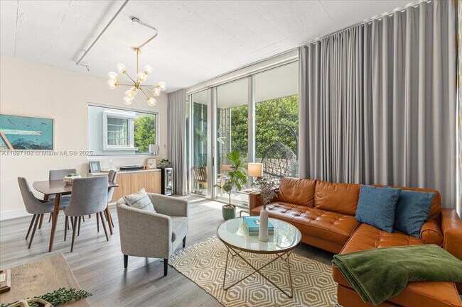 Photo - 1700 Meridian Ave Unit 203