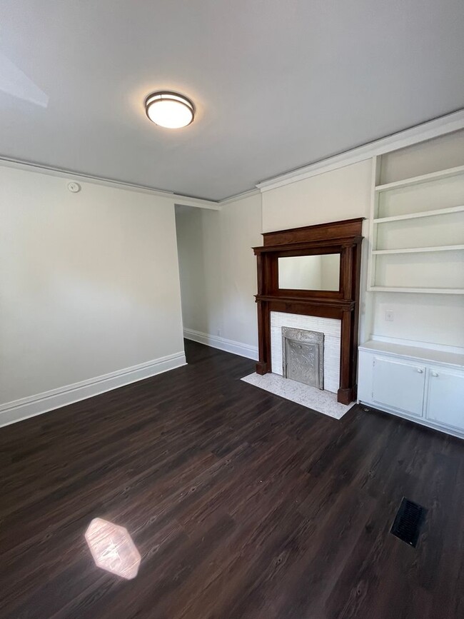 Building Photo - 299 Reinhard Ave Unit 1 Rental