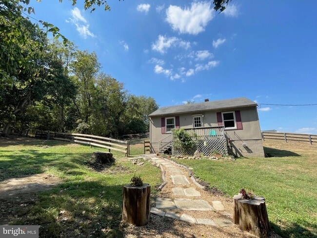 Building Photo - 18390 Silcott Springs Rd