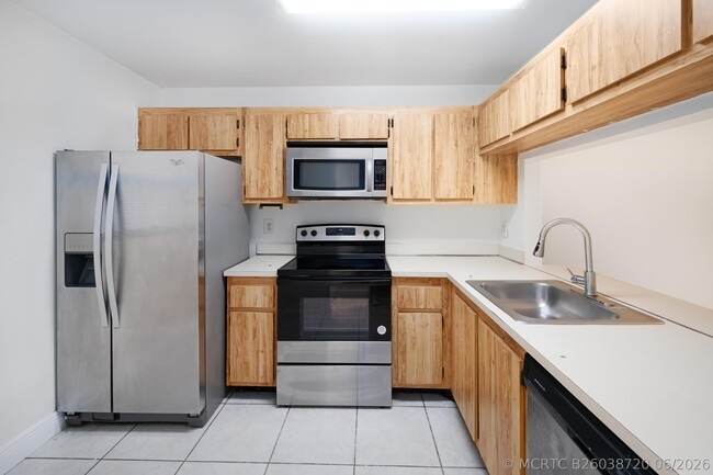 15813 W Waterside Cir Unit 206