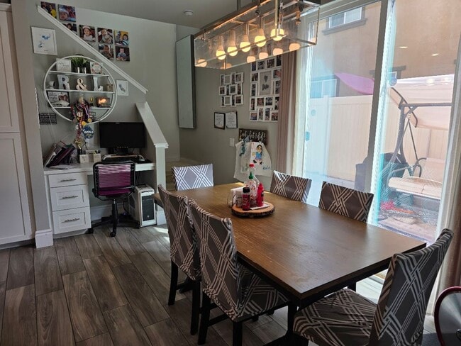 Photo - Murrieta 4 Bedroom Townhome with Solar in ...