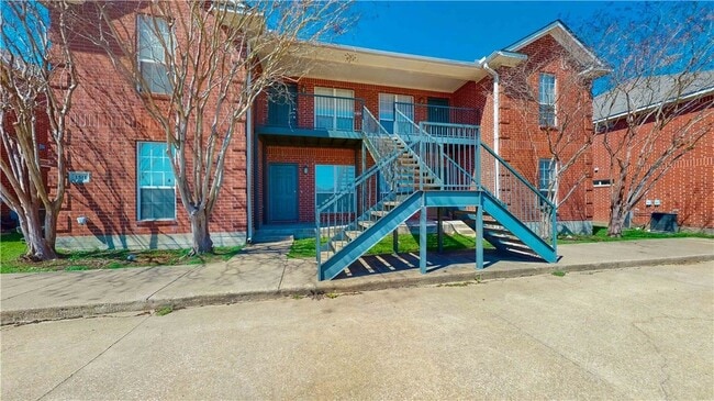 Photo - 1511 Hollow Hill Dr