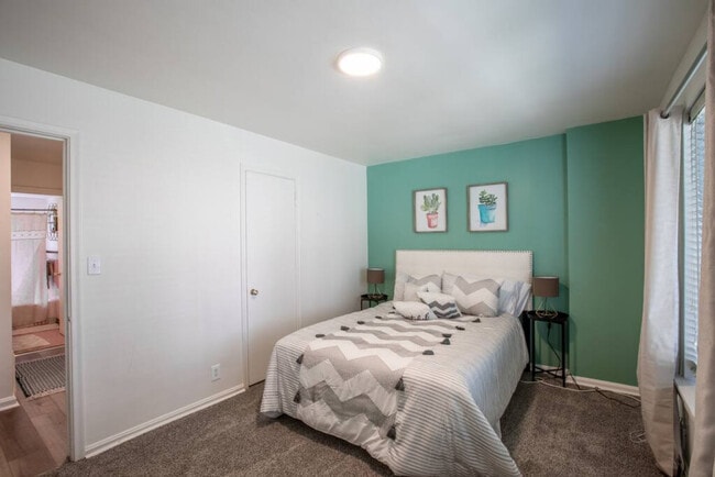 Photo - 237 N Center St Unit ID1249827P