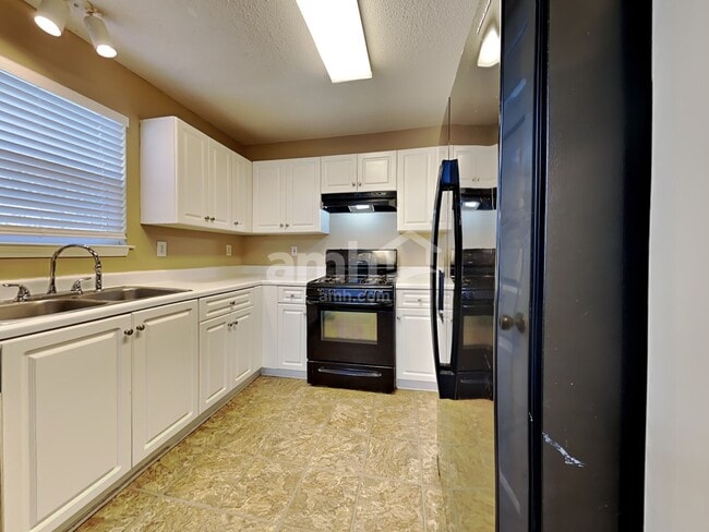 Photo - 2202 Serenity Dr NW