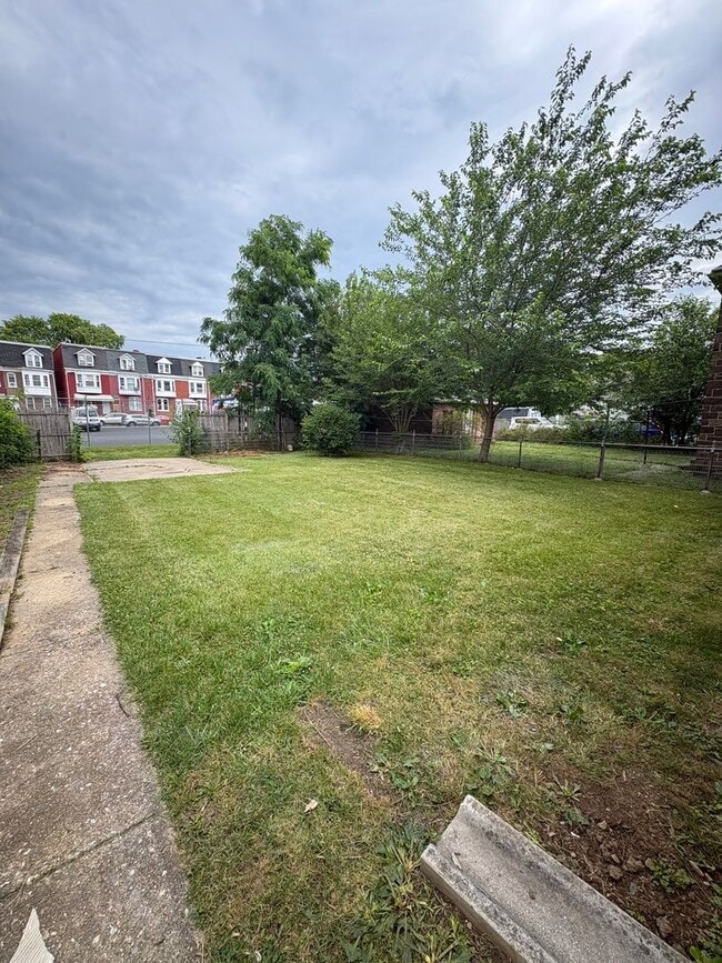Photo - Available Now 2-story. 2 BR w/ Bonus Room