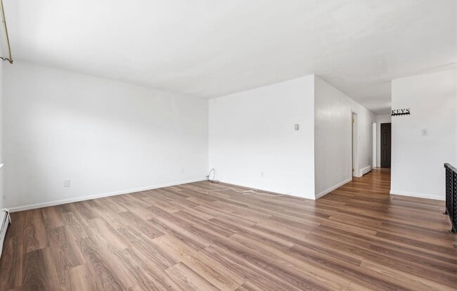 Photo - 17 Linden Ave
