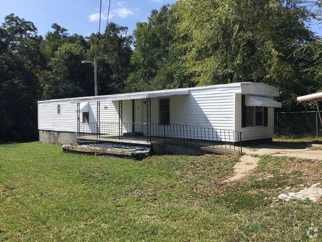 Building Photo - 3-Bedroom, 1.5 Bathroom Home in Union, SC
