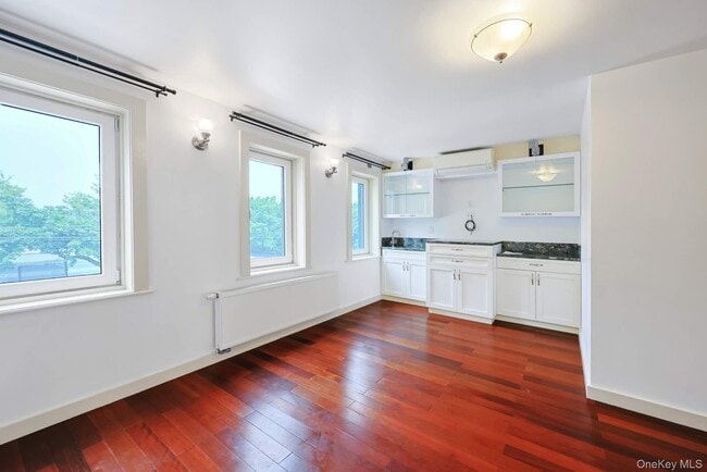 Building Photo - 21-63-63 23rd St Unit 1 Rental
