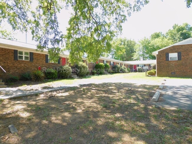 Building Photo - 2118 Everitt St Unit K