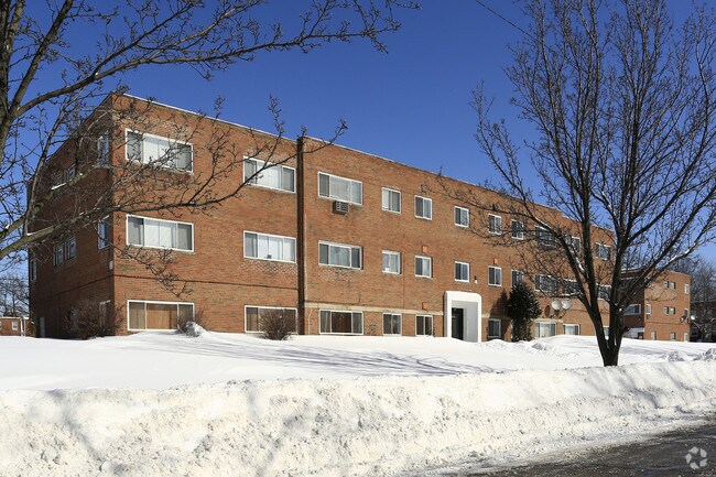 Chagrin Highlands Apartments - Chagrin Highlands Apartments