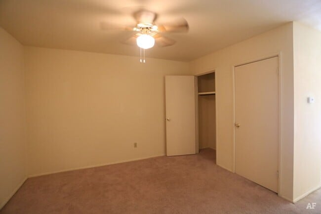 Photo - Chez Paree Apartments and Townhomes