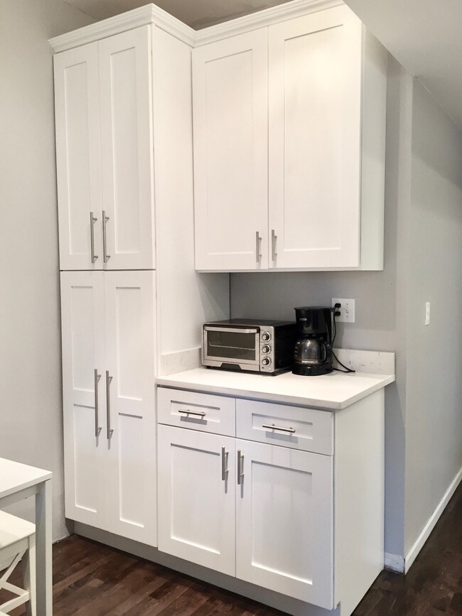 Photo - 3253 N Kenmore Ave Unit 2