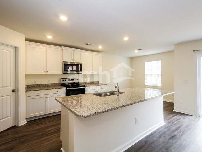 Photo - 1393 John Swann St