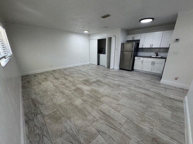 Photo - 481 Banks Rd Unit 1