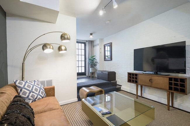 Photo - 1423 Q St NW Unit SI ID1512336P