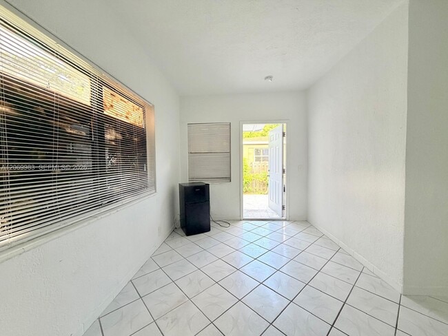 Photo - 1060 NW 116th St Unit 4