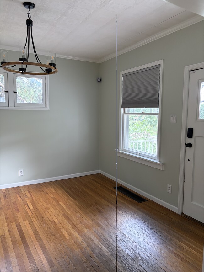 Photo - 225 Simmons Ave