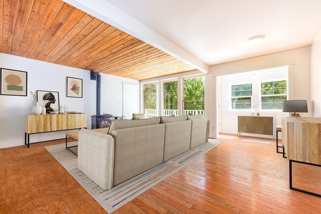 Building Photo - 1422 S Willson Ave Unit 1422 S Willson #B Rental