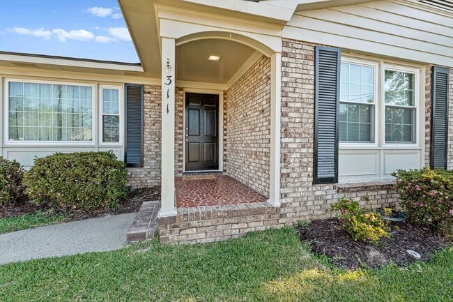 Photo - 311 Gardners Mill Ct