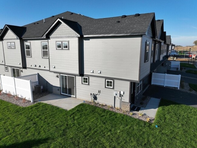 Photo - 5285 Long Pointe Pass