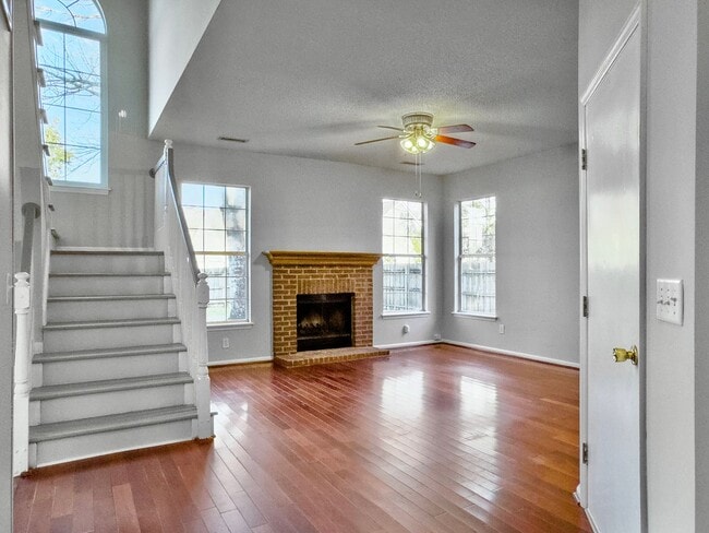 Photo - Gorgeous 4 bedroom in Charleston