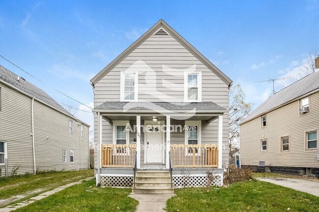 Building Photo - 1025 W 17th St