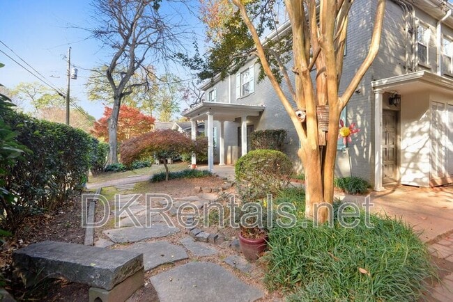 Photo - 1448 Iverson St NE